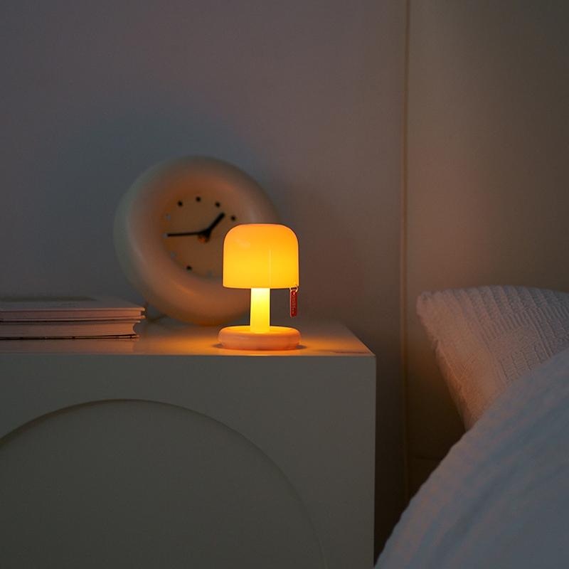 New Mini Desktop Sunset Night Lamp Creative USB Rechargeable Mushroom Style Led Night Light for Coffee Bar Home Decor
New Mini Desktop Sunset Night Lamp Creative USB Rechargeable Mushroom Style Led Night Light for Coffee Bar Home Decor