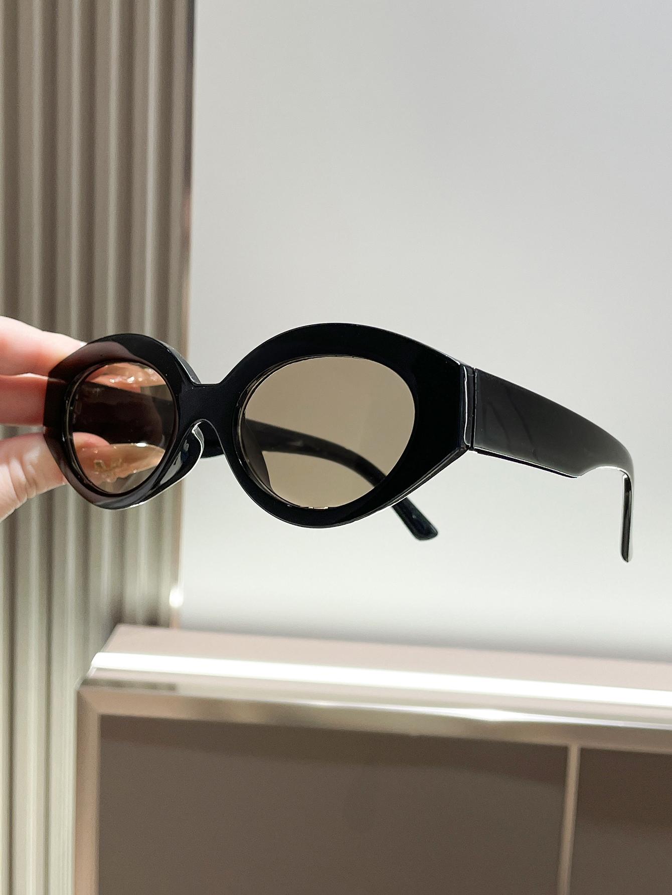 Unisex Thick-Rimmed Oval Fashion Glasses Versatile Personality Stylish Suitable for Daily Use And Driving чёрный
Unisex Thick-Rimmed Oval Fashion Glasses Versatile Personality Stylish Suitable for Daily Use And Driving чёрный