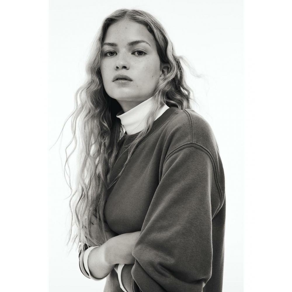 Платье-свитшот HM темно-серое 0979874011
Платье-свитшот HM темно-серое 0979874011