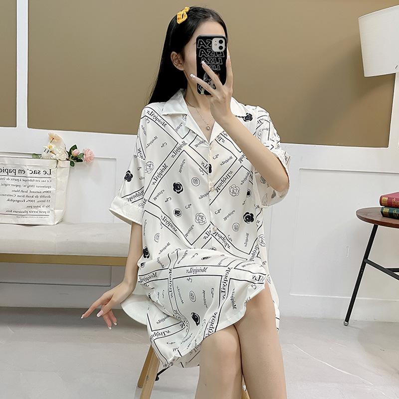 Pajamas Women S Summer Ice Silk Cool Short Sleeve Camellia Sweet Loose Silk Medium And Long Cardigan Pajama Dress 2XL
Pajamas Women S Summer Ice Silk Cool Short Sleeve Camellia Sweet Loose Silk Medium And Long Cardigan Pajama Dress 2XL
