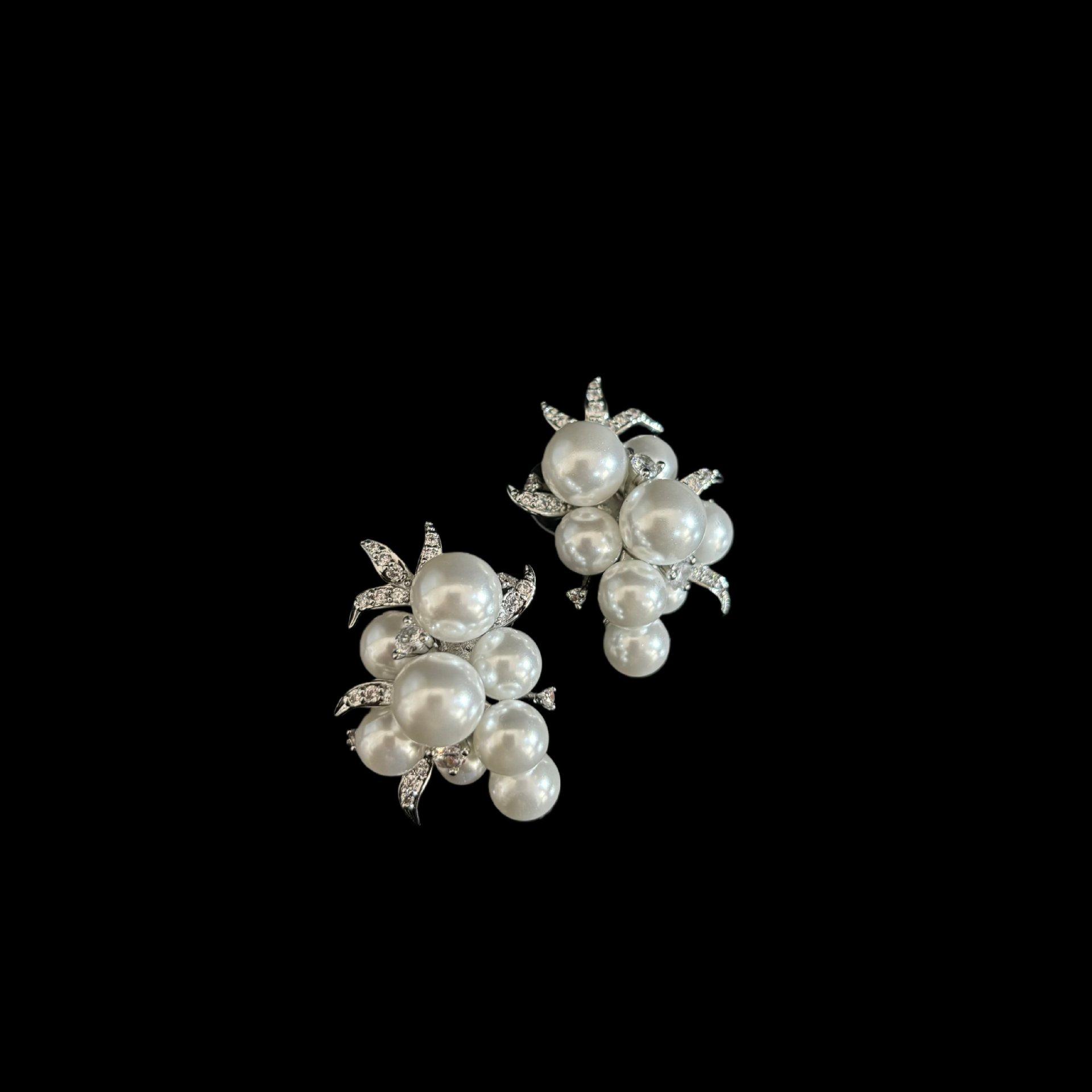 Aurora Freshwater Stud Earrings Brocade Flower Group Earrings Autumn And Winter Light Luxury Zircon Sterling Silver Earrings Jewelry
Aurora Freshwater Stud Earrings Brocade Flower Group Earrings Autumn And Winter Light Luxury Zircon Sterling Silver Earrings Jewelry