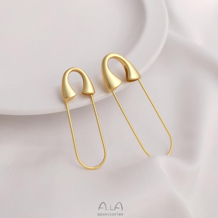 Handmade Vietnamese Sand Gold Brooch with Beaded Spacers - High-End Color Retention Pendant Clasp Small 46mm High-End Sand Gold Brooch 1 piece
Handmade Vietnamese Sand Gold Brooch with Beaded Spacers - High-End Color Retention Pendant Clasp Small 46mm High-End Sand Gold Brooch 1 piece