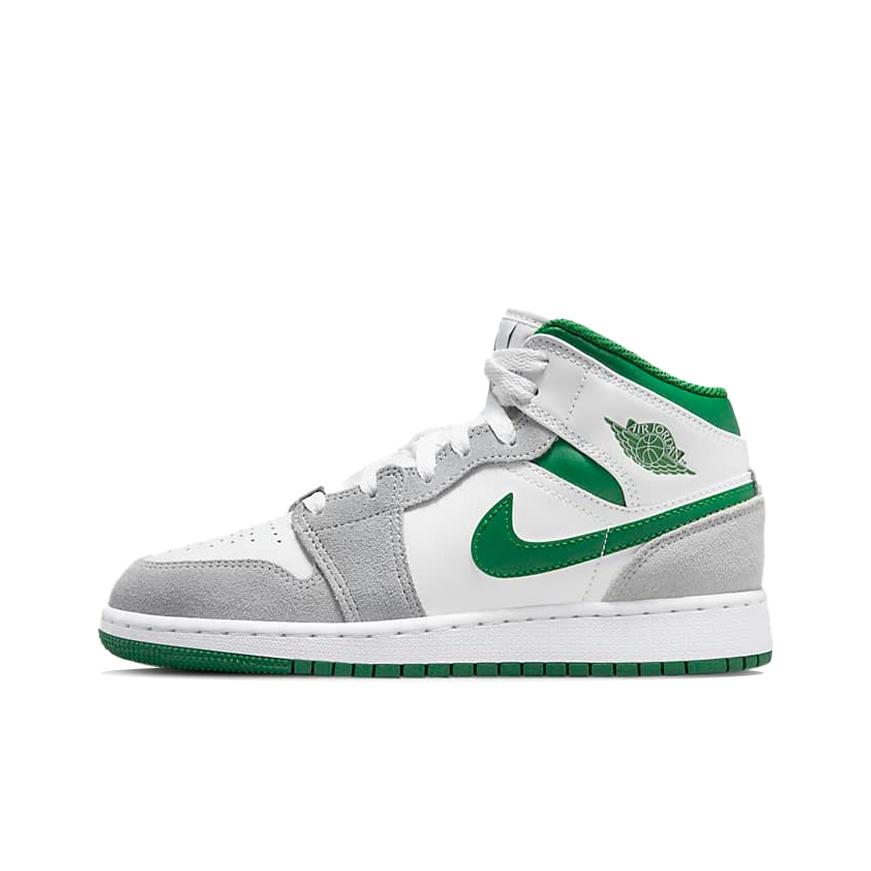 new Jordan 1 Mid SE White Pine Green Smoke Grey GS 36
new Jordan 1 Mid SE White Pine Green Smoke Grey GS 36