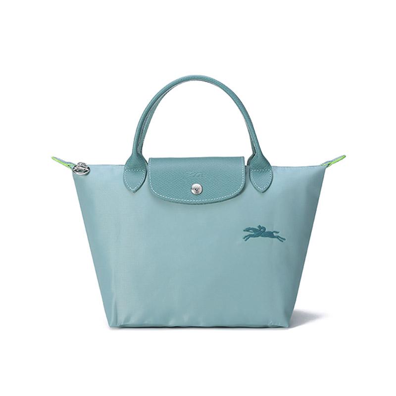 Longchamp Le Pliage Green 23 Brand Logo Magnetic Closure Canvas Tote Shopping Bag Recycled Canvas And Leather Handbag Small Women tote 1621919P65 Basic Set (Bag)
Longchamp Le Pliage Green 23 Brand Logo Magnetic Closure Canvas Tote Shopping Bag Recycled Canvas And Leather Handbag Small Women tote 1621919P65 Basic Set (Bag)