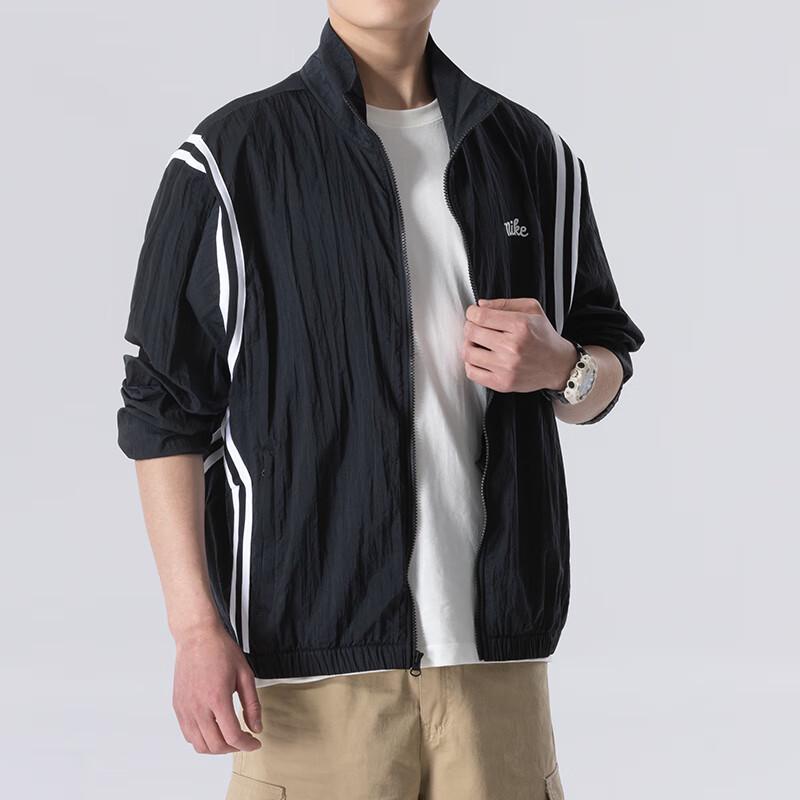 Nike Men s Sportswear Woven Jacket FN2867 2XL
Nike Men s Sportswear Woven Jacket FN2867 2XL