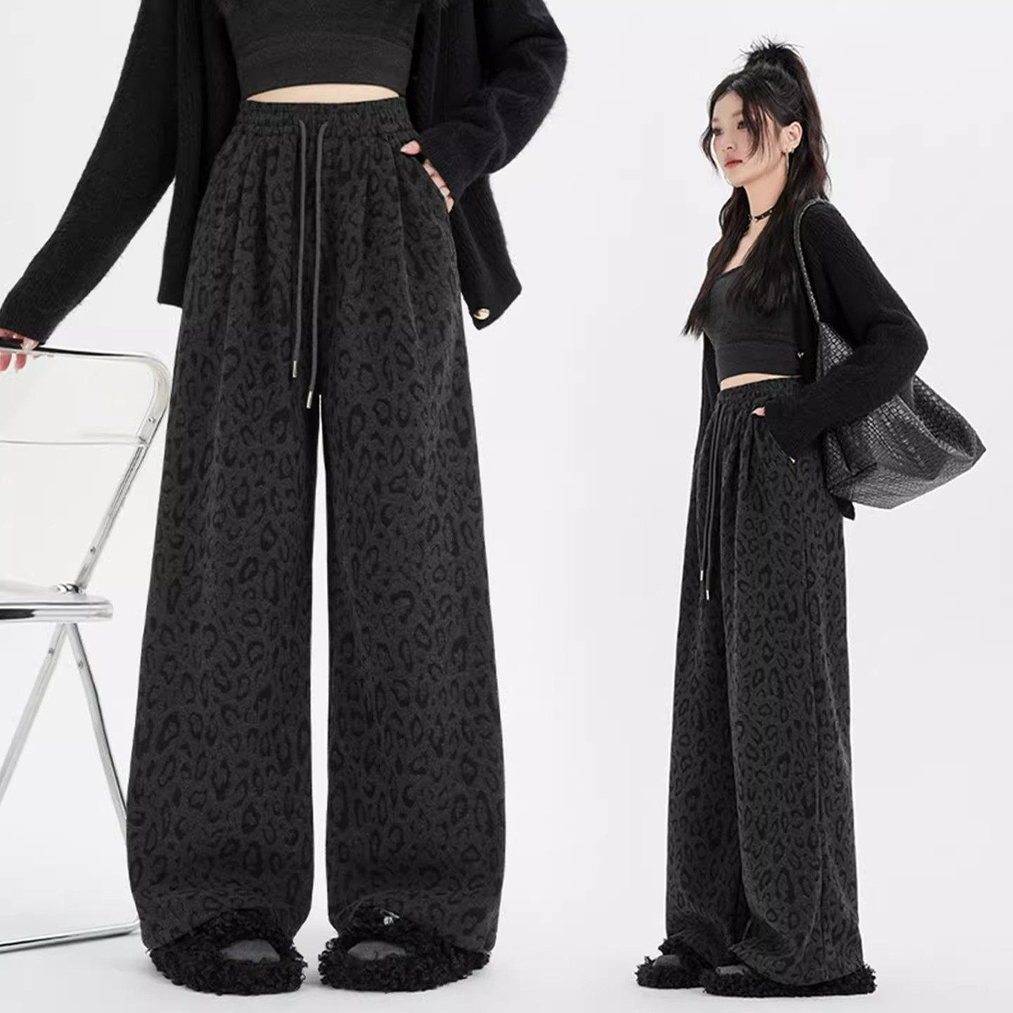 Black & Grey Leopard Print Plus Velvet Wide-Leg Pants: High-Waisted, Loose, Floor-Length, Perfect for Petite Women in Autumn & Winter. S (for 80-95 lbs)
Black & Grey Leopard Print Plus Velvet Wide-Leg Pants: High-Waisted, Loose, Floor-Length, Perfect for Petite Women in Autumn & Winter. S (for 80-95 lbs)