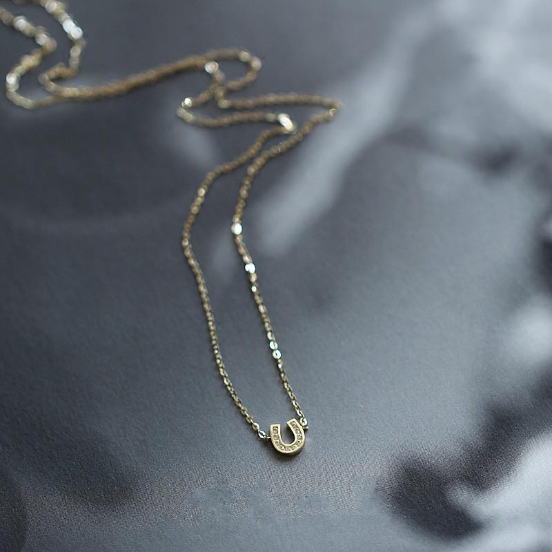 925 Sterling Silver 14K Gold Plated Pavé Crystal Horseshoe U Shape Pendant Necklace Women Fashion Jewelry Accessories 45CM золотой
925 Sterling Silver 14K Gold Plated Pavé Crystal Horseshoe U Shape Pendant Necklace Women Fashion Jewelry Accessories 45CM золотой