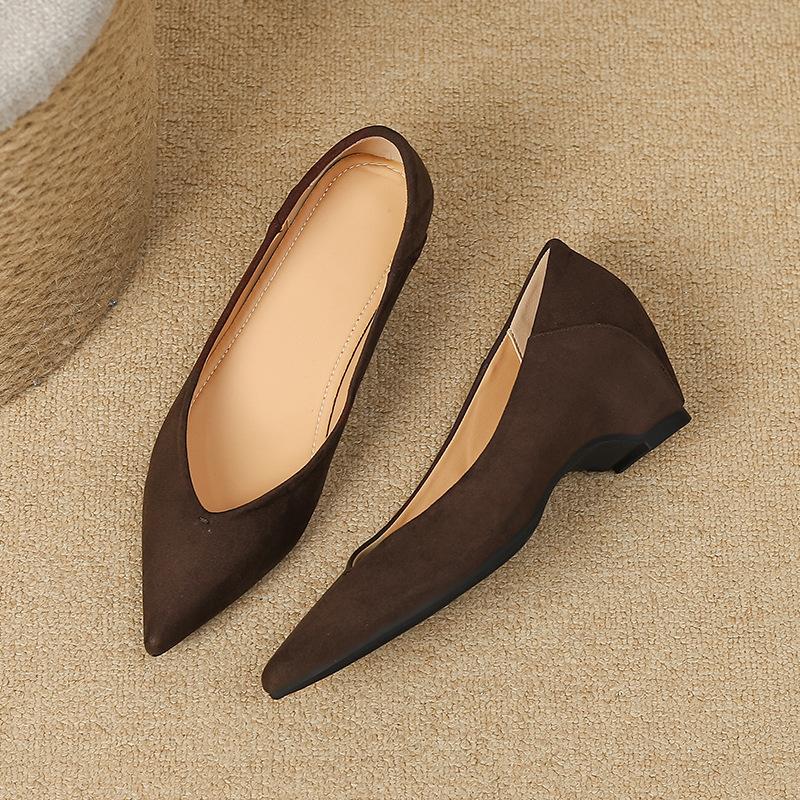 H5853-6 pointed head shallow mouth single shoes women s 2025 spring and summer new French retro evening grandma shoes commuter shoes 40 коричневый
H5853-6 pointed head shallow mouth single shoes women s 2025 spring and summer new French retro evening grandma shoes commuter shoes 40 коричневый