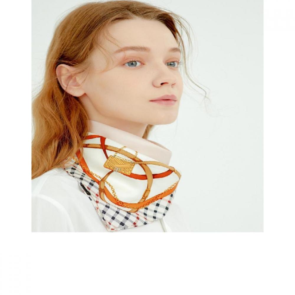 Daks Beige Chain Print Silk Square Scarf Dcsc9e144i2 Single option
Daks Beige Chain Print Silk Square Scarf Dcsc9e144i2 Single option