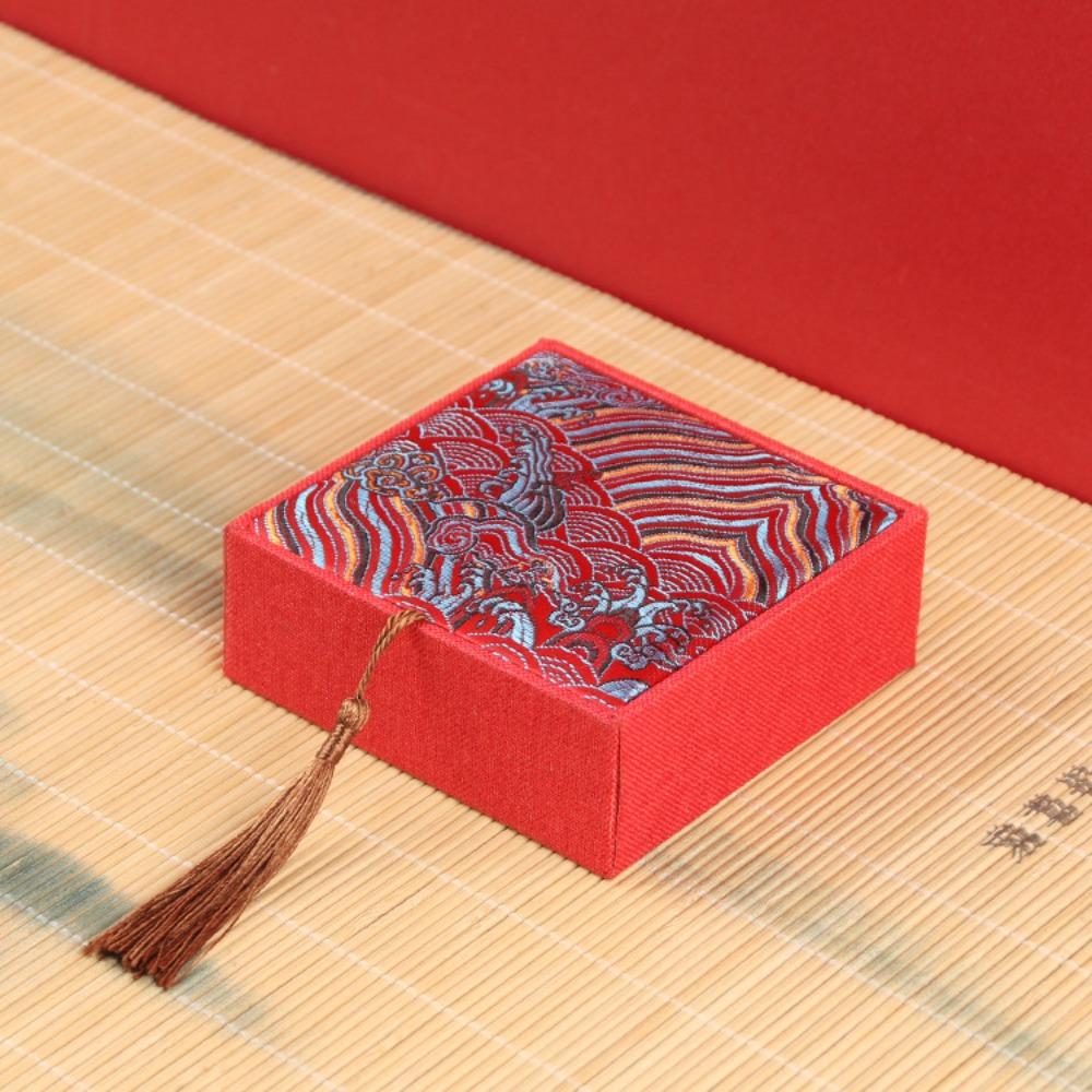 Портативная шкатулка для украшений в китайском стиле, органайзер для ожерелий, мини-коробка для хранения браслетов, украшения Wave Red
Портативная шкатулка для украшений в китайском стиле, органайзер для ожерелий, мини-коробка для хранения браслетов, украшения Wave Red