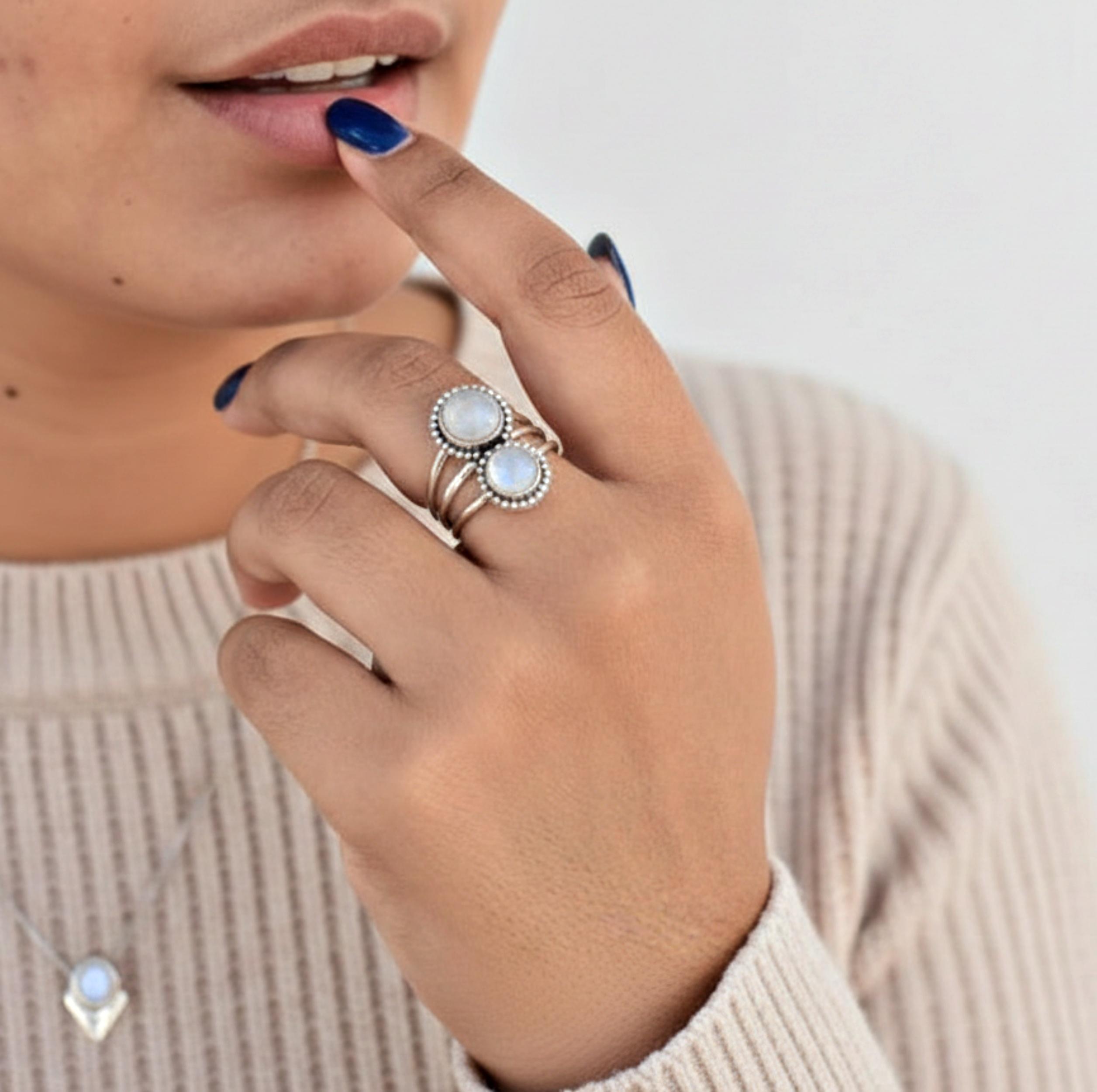 Dual Moonstone 925 Sterling Silver Ring, Boho Stacking Ring, Rainbow Moonstone Jewelry, Gift for Her 12 серебряный
Dual Moonstone 925 Sterling Silver Ring, Boho Stacking Ring, Rainbow Moonstone Jewelry, Gift for Her 12 серебряный