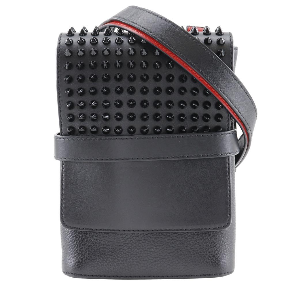 Christian Louboutin Bench Reporter Shoulder Bag 1165000 BENCH REPORTER Studs black leather mens Used
Christian Louboutin Bench Reporter Shoulder Bag 1165000 BENCH REPORTER Studs black leather mens Used