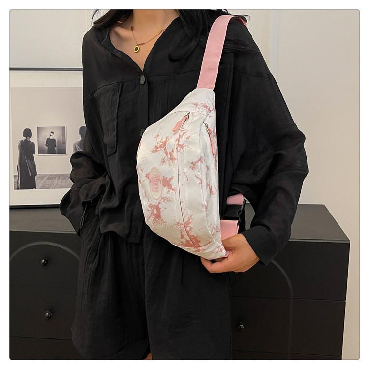 Trendy Japanese Inspired Nylon Sling Bag With Zipper Closure Ideal For Daily Use And Students рожевий
Trendy Japanese Inspired Nylon Sling Bag With Zipper Closure Ideal For Daily Use And Students рожевий