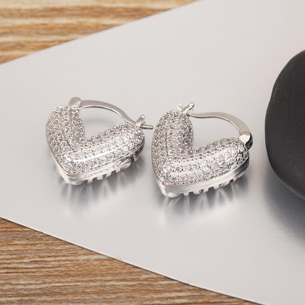 Nidin High Quality Heart Shape Inlaid Rhinestones Fine Stud Earrings For Women Elegant Aesthetic Ear Jewelry Accessories Gifts срібний
Nidin High Quality Heart Shape Inlaid Rhinestones Fine Stud Earrings For Women Elegant Aesthetic Ear Jewelry Accessories Gifts срібний