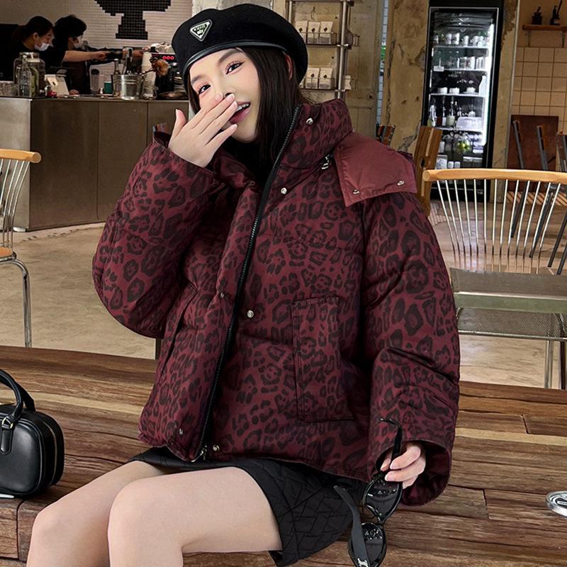 Cross2025 European Leopard Print Women’s Hooded Cotton Jacket – Loose Fit, Simple Fashion L
Cross2025 European Leopard Print Women’s Hooded Cotton Jacket – Loose Fit, Simple Fashion L