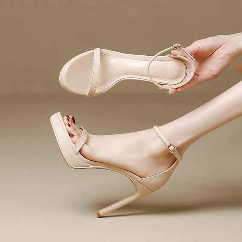 New summer Internet celebrity high heels with sexy versatile 12cm thin heel silver waterproof table sandals women 35
New summer Internet celebrity high heels with sexy versatile 12cm thin heel silver waterproof table sandals women 35