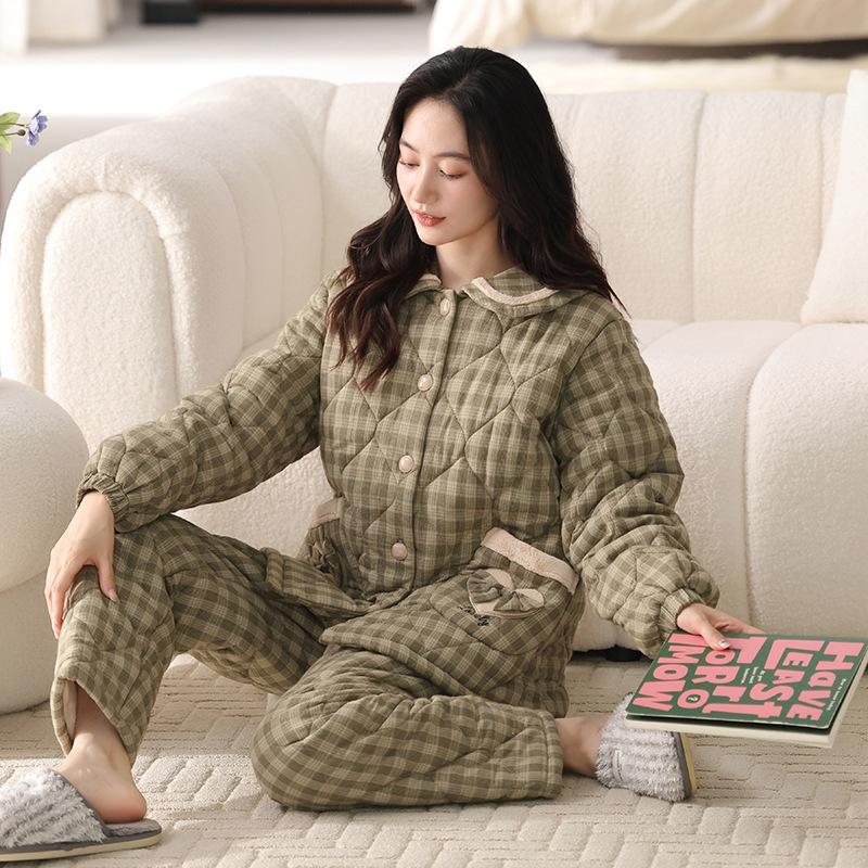 Women S Three-Layer Padded Pajamas Winter Thickened And Velvet Woven Pure Cotton Warm Padded Jacket Loungewear Set Women S Winter 2XL
Women S Three-Layer Padded Pajamas Winter Thickened And Velvet Woven Pure Cotton Warm Padded Jacket Loungewear Set Women S Winter 2XL