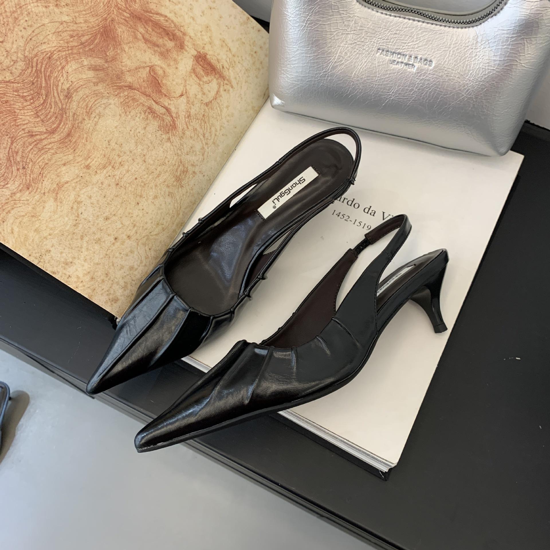 Темперамент с юбкой Модные заостренные туфли на высоком каблуке Босоножки Женская обувь 39 чёрный
Темперамент с юбкой Модные заостренные туфли на высоком каблуке Босоножки Женская обувь 39 чёрный