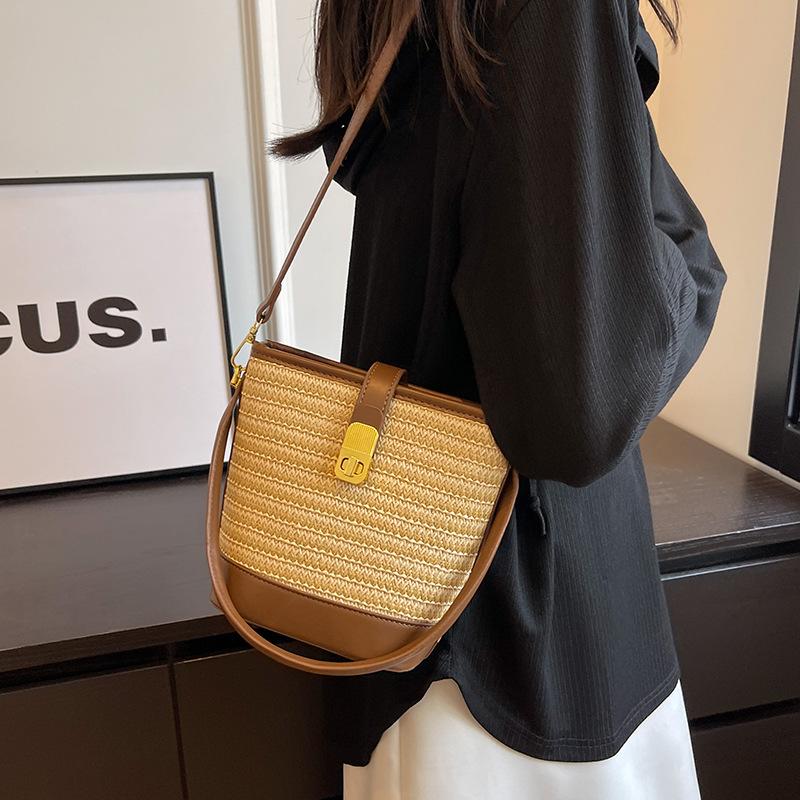 Fashion portable woven bag women s new high-end textured straw bag shoulder messenger bag casual bucket bag
Fashion portable woven bag women s new high-end textured straw bag shoulder messenger bag casual bucket bag