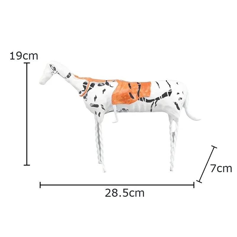 Creative Hollowed Out Horse Statue Desk Decoration Crafts Horse Sculpture Ornaments Abstract Artwork Room Aesthetic Decor
Creative Hollowed Out Horse Statue Desk Decoration Crafts Horse Sculpture Ornaments Abstract Artwork Room Aesthetic Decor