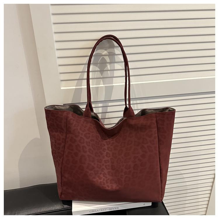 Leopard Print Vintage Suede Top Handle Bag Texture Simple Shoulder Bag Large Capacity Women Casual Tote Versatile Storage Bags червоний
Leopard Print Vintage Suede Top Handle Bag Texture Simple Shoulder Bag Large Capacity Women Casual Tote Versatile Storage Bags червоний
