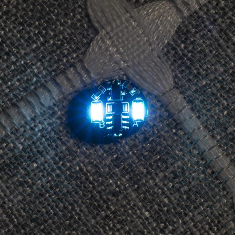 Светодиодный светильник с магнитным управлением, всплывающая поздравительная открытка и подарочная коробка «Ореховый домик» озеро синий
Светодиодный светильник с магнитным управлением, всплывающая поздравительная открытка и подарочная коробка «Ореховый домик» озеро синий