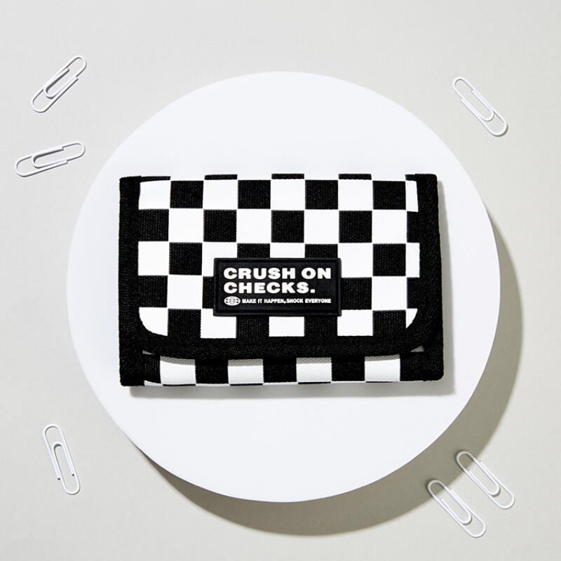 Checkerboard Necklace Wallet (28003025)
Checkerboard Necklace Wallet (28003025)