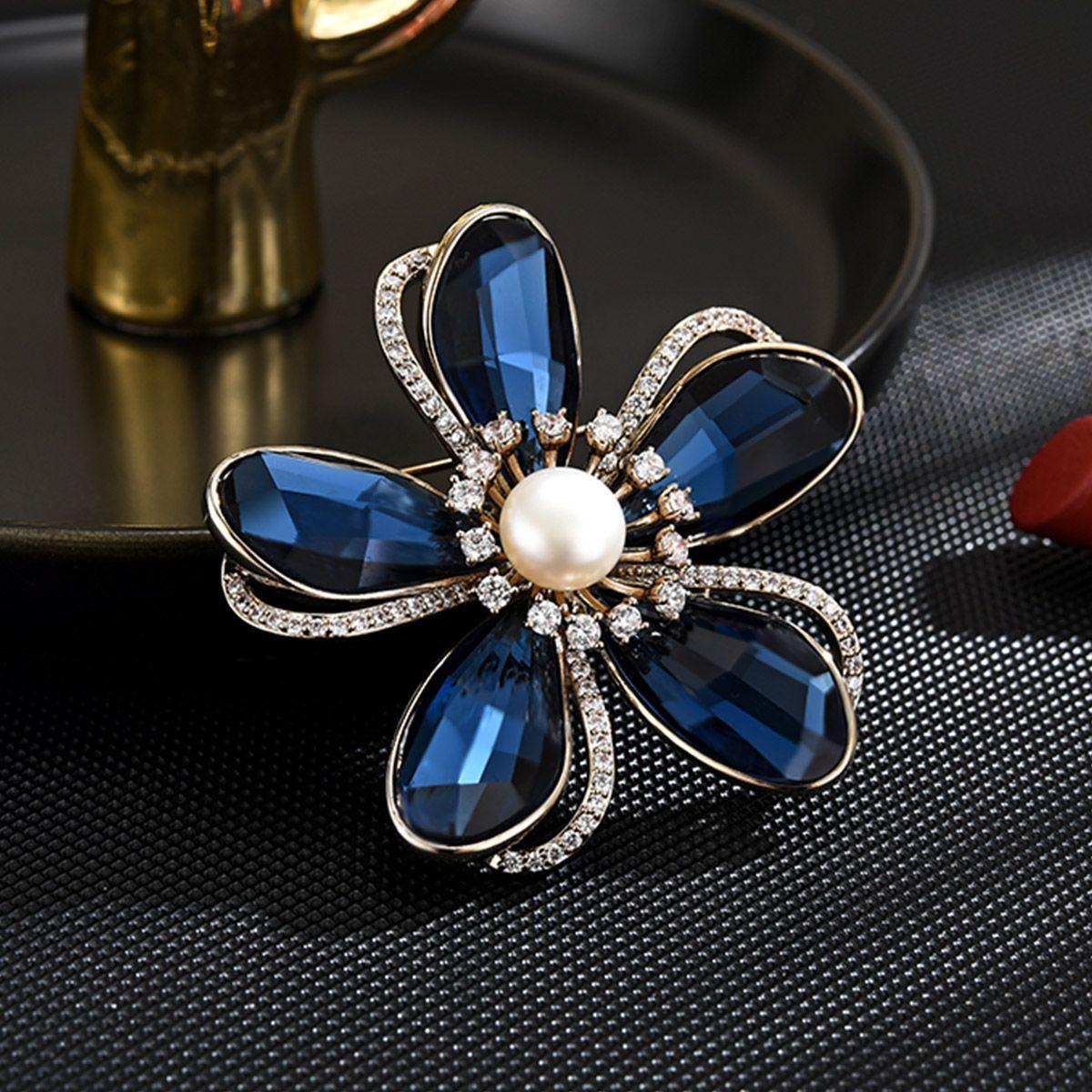 Fashionable And Luxurious Zircon Blue Flower Brooch Exquisite And Atmospheric Sweater Suit Chest Flower Trendy Accessories
Fashionable And Luxurious Zircon Blue Flower Brooch Exquisite And Atmospheric Sweater Suit Chest Flower Trendy Accessories