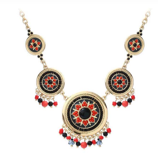 2024 Women s Fashion Rhinestone Alloy Necklace - European & American Style
2024 Women s Fashion Rhinestone Alloy Necklace - European & American Style