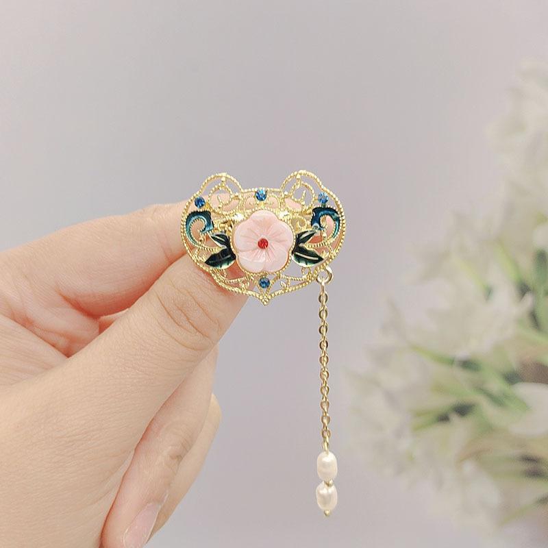 Эмалевая цветная брошь высокого класса для женщин, брошь высокого класса с бахромой и темпераментом, ханьфу, аксессуары для чонсама, партия корсажей
Эмалевая цветная брошь высокого класса для женщин, брошь высокого класса с бахромой и темпераментом, ханьфу, аксессуары для чонсама, партия корсажей