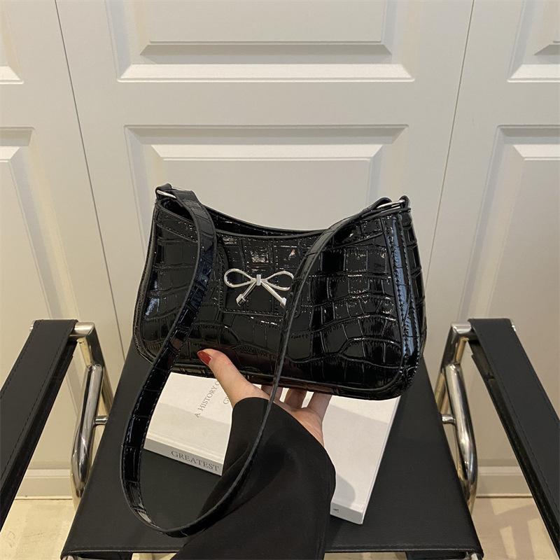 2025 Зима Новая Сумка на Плечо с Бантом, Простая Сумка для Поездок на Работу в Стиле ins, Универсальная Модная Сумка Премиум-класса чёрный
2025 Зима Новая Сумка на Плечо с Бантом, Простая Сумка для Поездок на Работу в Стиле ins, Универсальная Модная Сумка Премиум-класса чёрный