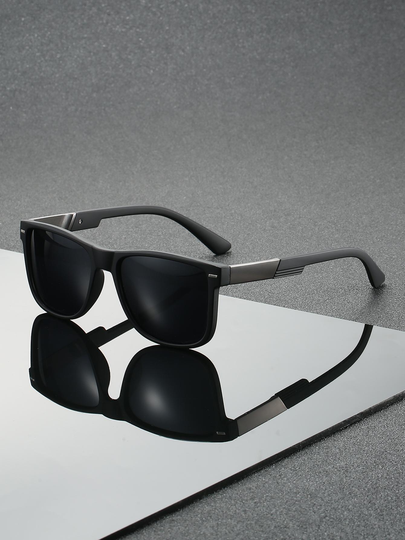 1Pc Classic Stylish Square Black Sunglasses with Rivet Design, High-End Trendy Glasses Suitable for Daily Wear and Outdoor Use
1Pc Classic Stylish Square Black Sunglasses with Rivet Design, High-End Trendy Glasses Suitable for Daily Wear and Outdoor Use