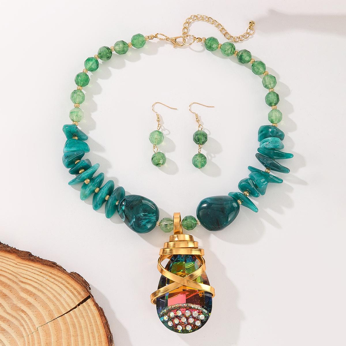 Imitation Crystal Gravel Beaded Pendant Necklace Earrings Set Korean Banquet Jewelry Accessory зелений
Imitation Crystal Gravel Beaded Pendant Necklace Earrings Set Korean Banquet Jewelry Accessory зелений
