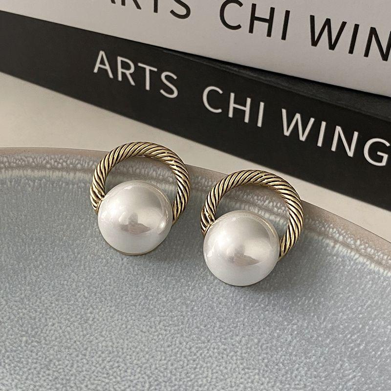 Простые изящные женские летние серьги-пусеты с жемчугом в стиле «легкая роскошь» для меньшинств Elegant Adult Ladylike
Простые изящные женские летние серьги-пусеты с жемчугом в стиле «легкая роскошь» для меньшинств Elegant Adult Ladylike