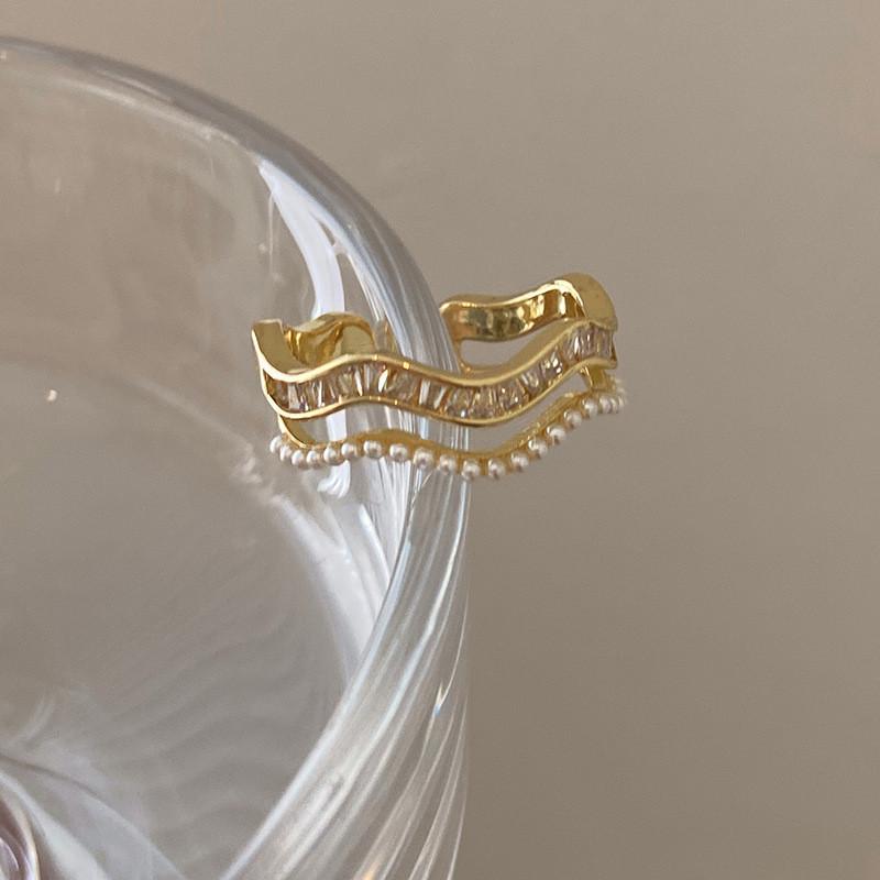 Versatile Luxurious And Double Layer Pearl And Zircon Geometric Ring For Women
Versatile Luxurious And Double Layer Pearl And Zircon Geometric Ring For Women