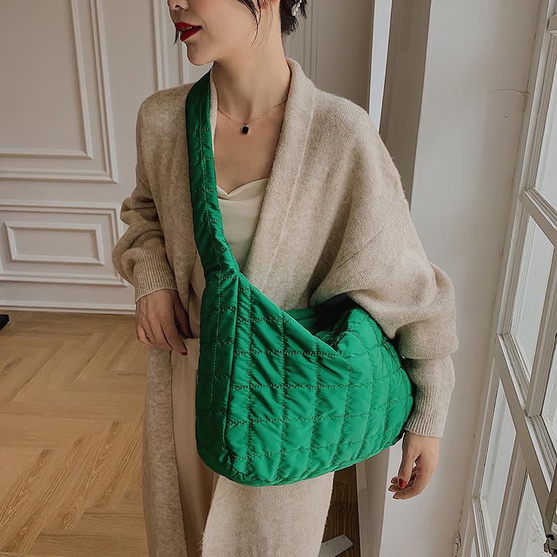 Women s bags 2025 new autumn and winter bags plaid bags fashionable space cotton clothes bags large-capacity dumpling bags белый
Women s bags 2025 new autumn and winter bags plaid bags fashionable space cotton clothes bags large-capacity dumpling bags белый