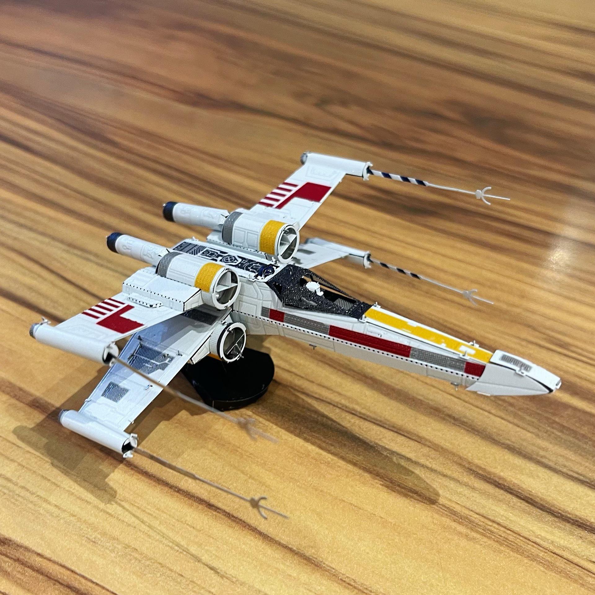 Безумная модель истребителя X-Wing: Полностью металлический из нержавеющей стали DIY 3D-пазл - Клей не требуется
Безумная модель истребителя X-Wing: Полностью металлический из нержавеющей стали DIY 3D-пазл - Клей не требуется