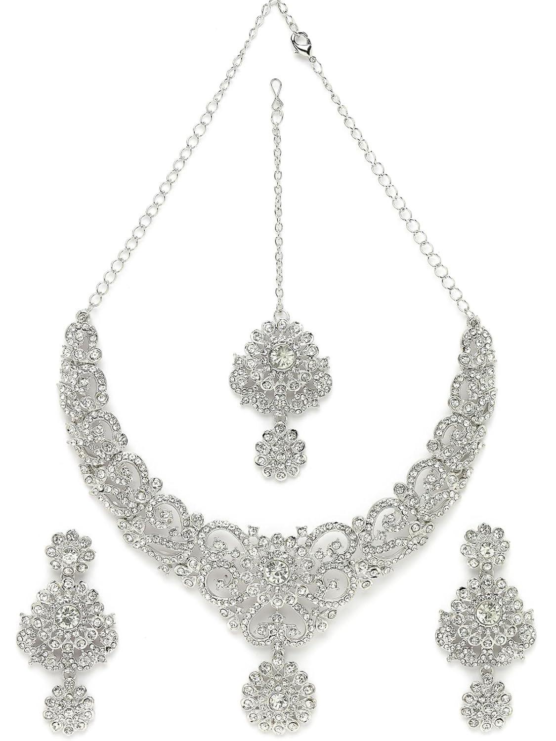 Magnetic Rhodium Plated Silver AD White Stone Collar Bone Necklace Set With Earring And Maangtika | Jewellery Set Onesize срібний
Magnetic Rhodium Plated Silver AD White Stone Collar Bone Necklace Set With Earring And Maangtika | Jewellery Set Onesize срібний