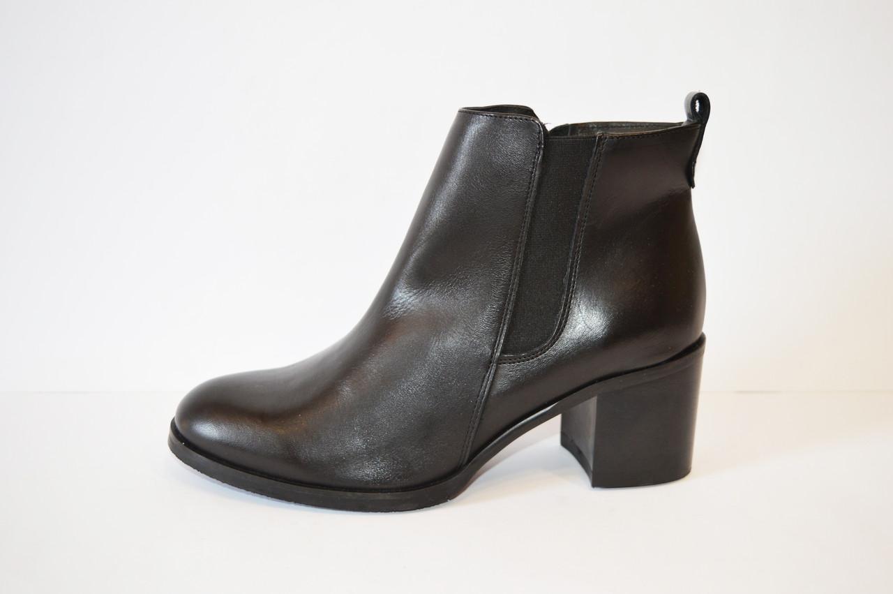 Черевики Lankars 223 40 Чорна шкіра 40 чорний
Черевики Lankars 223 40 Чорна шкіра 40 чорний