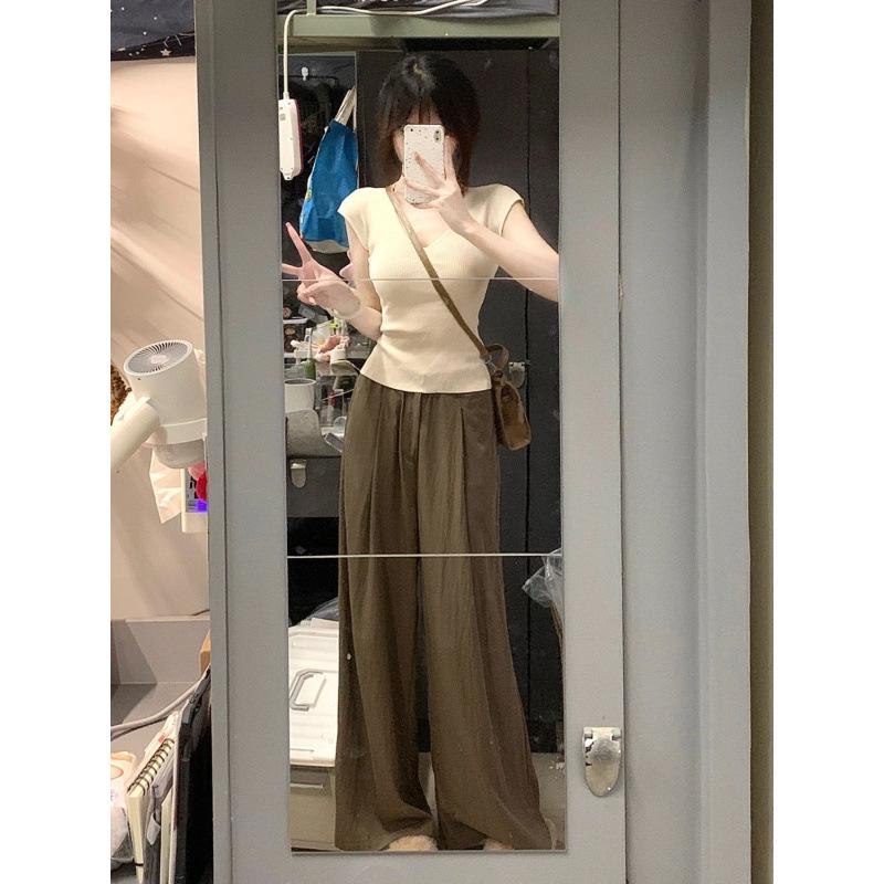 Hong Kong Chic Apricot V-Neck Textured Short-Sleeve T-Shirt - Women s Slimming, Versatile Summer Top L (110-120 jin)
Hong Kong Chic Apricot V-Neck Textured Short-Sleeve T-Shirt - Women s Slimming, Versatile Summer Top L (110-120 jin)