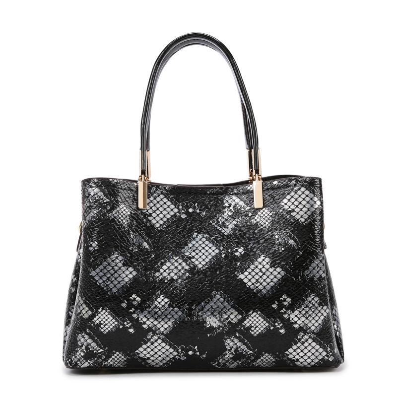 Fashion snake pattern handbag women s new light luxury texture shoulder bag temperament versatile commuter messenger women s bag One Size чорний
Fashion snake pattern handbag women s new light luxury texture shoulder bag temperament versatile commuter messenger women s bag One Size чорний