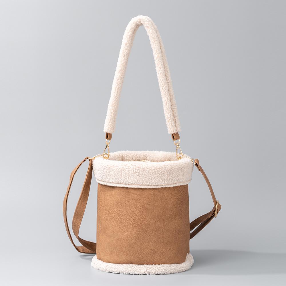 Fashi Plush+PU leather vintage bucket bag women Patchwork shoulder crossbody bag drawstring commuter tote bag Small handbags 20x15x22.5cm коричневый
Fashi Plush+PU leather vintage bucket bag women Patchwork shoulder crossbody bag drawstring commuter tote bag Small handbags 20x15x22.5cm коричневый