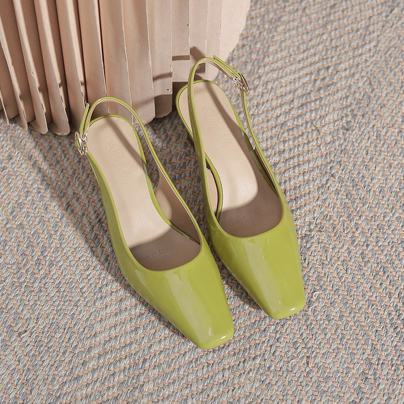 Summer square head single shoes patent leather French bag head rear empty sandals 2025 new one-word strap high heels women s stiletto 40
Summer square head single shoes patent leather French bag head rear empty sandals 2025 new one-word strap high heels women s stiletto 40