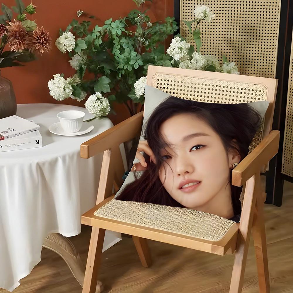Actor KKim Go Eun Cushion Cover Silky Short Plush Invisible Zipper Dustproof Sofa Pillow Case for Home Decor 30x30cm
Actor KKim Go Eun Cushion Cover Silky Short Plush Invisible Zipper Dustproof Sofa Pillow Case for Home Decor 30x30cm