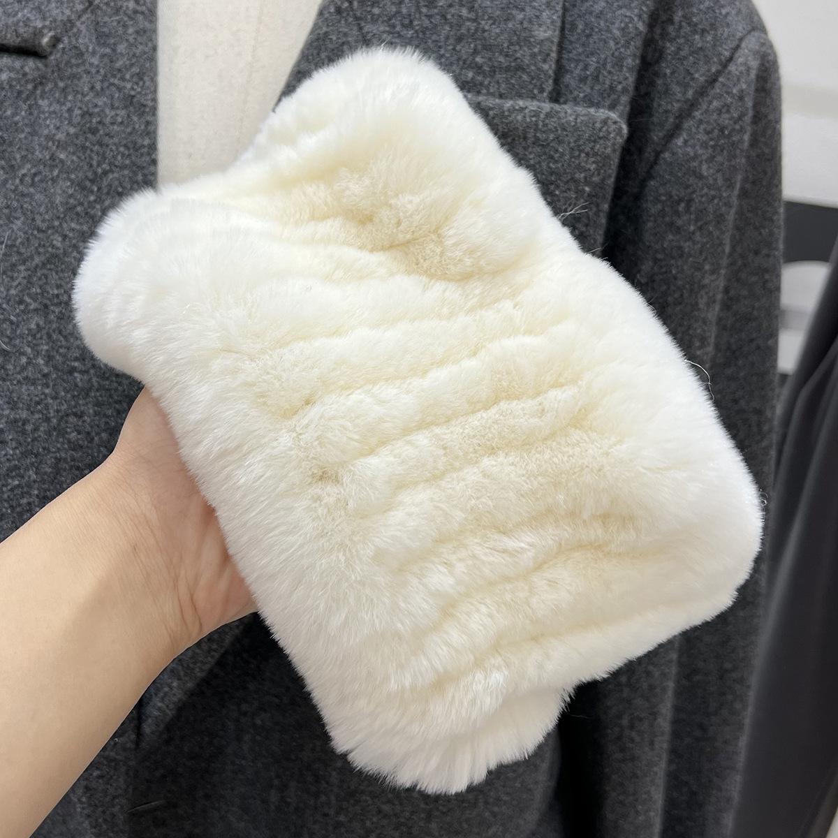 Winter Elastic Mesh Scarf With Plush Head Cover For Warmth One Size
Winter Elastic Mesh Scarf With Plush Head Cover For Warmth One Size