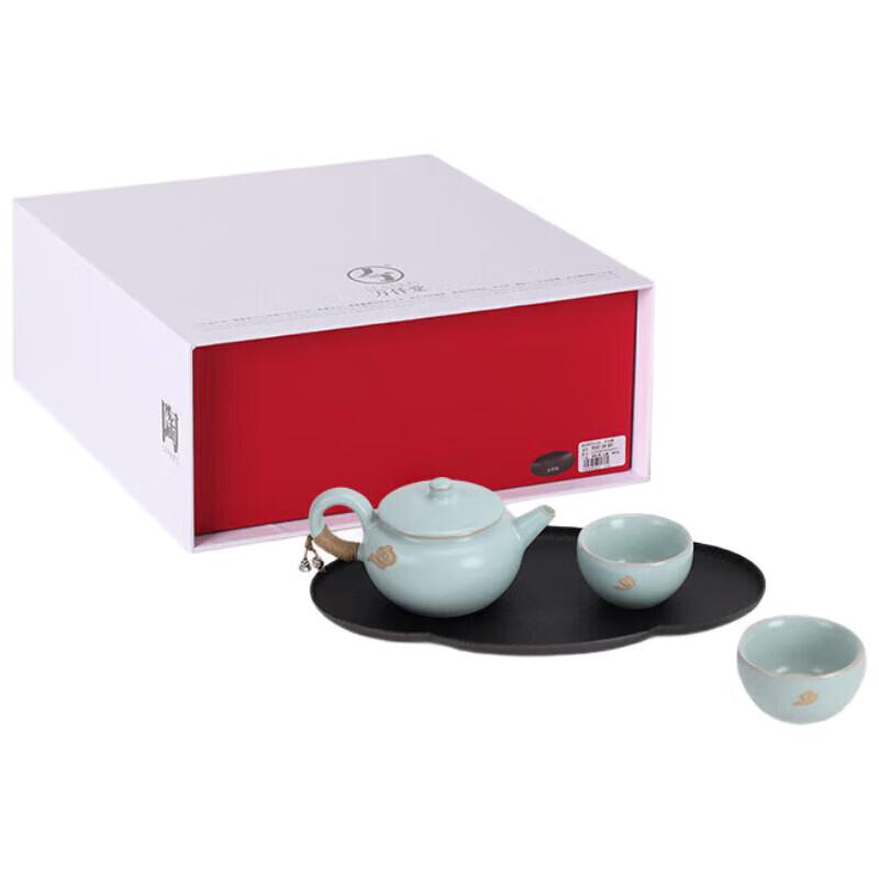 Edenus Celadon Tea Set
Edenus Celadon Tea Set