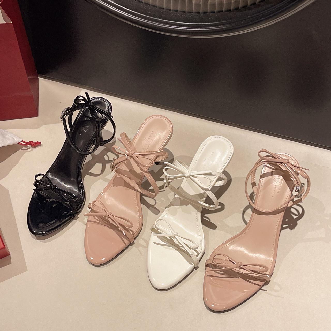 Nude one-word sandals with bow women s summer new temperament stiletto shoes 42 чорний
Nude one-word sandals with bow women s summer new temperament stiletto shoes 42 чорний