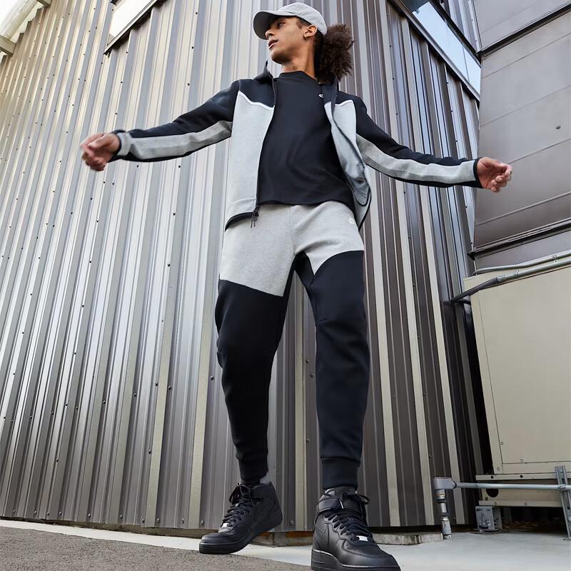 Nike Men s Air Force 1 AF1 Low-Top Sports Shoes 42.5
Nike Men s Air Force 1 AF1 Low-Top Sports Shoes 42.5