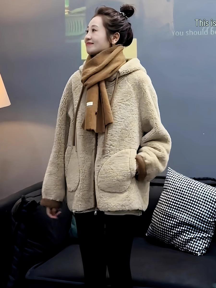 Женское зимнее пальто-худи из искусственного меха под овчину, цельное, повседневного свободного кроя Small хаки
Женское зимнее пальто-худи из искусственного меха под овчину, цельное, повседневного свободного кроя Small хаки