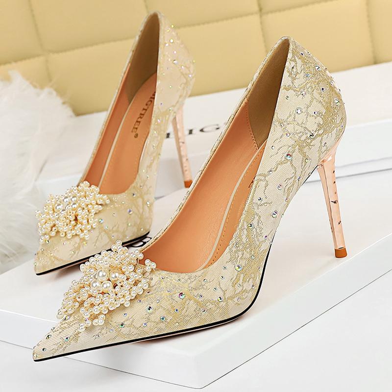 BIGTREE Shoes Pearl Flowers Woman Pumps Rhinestone High Heels 2025 New Luxurious Women Heels Stiletto Large Size Ladies Pumps 34
BIGTREE Shoes Pearl Flowers Woman Pumps Rhinestone High Heels 2025 New Luxurious Women Heels Stiletto Large Size Ladies Pumps 34